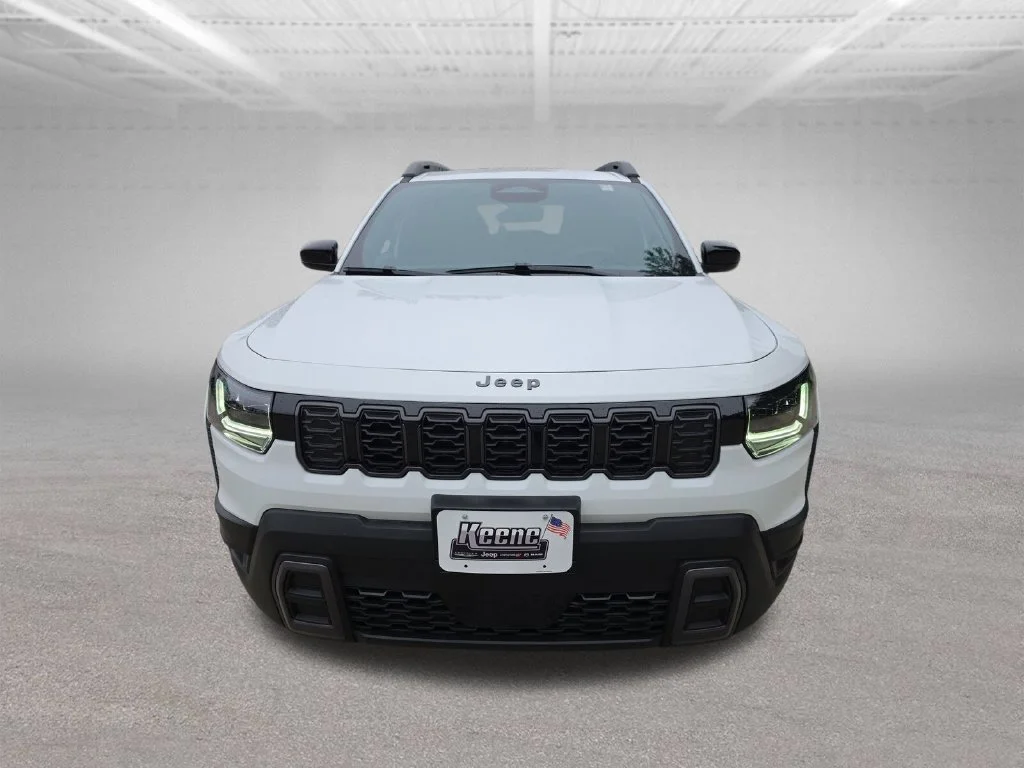 New 2026 Bright White Clear-Coat Exterior Paint Jeep Laredo image 9