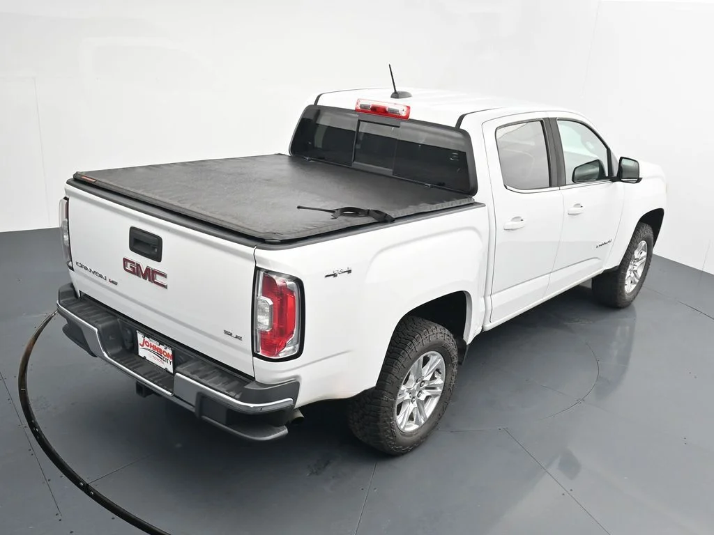 Used 2020 White GMC SLE1 image 29