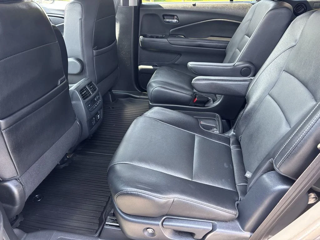 Used 2022 Gray Honda Elite image 18