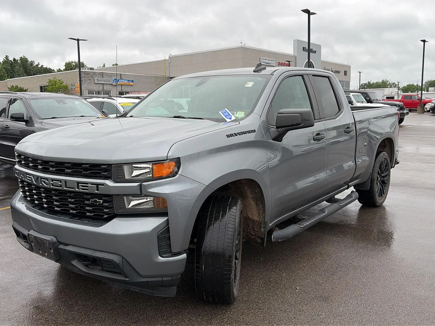 Used 2020 Satin Steel Metallic Chevrolet Custom image 4