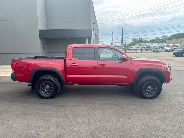 Used 2017 Red Toyota SR5 image 10