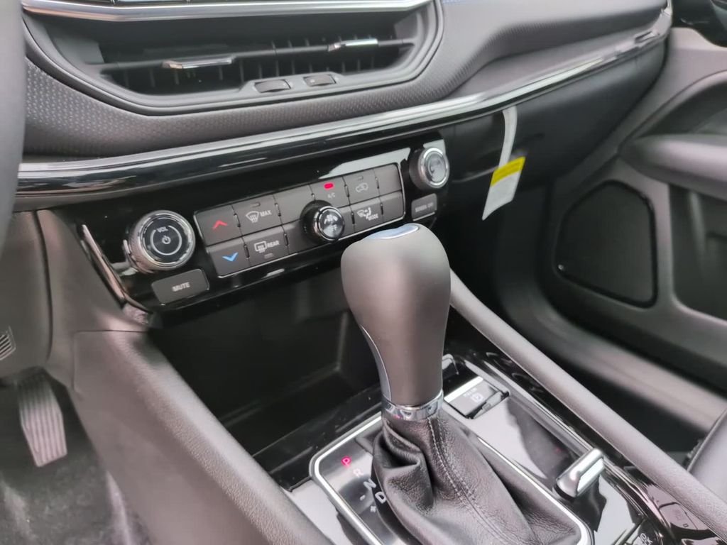 New 2026 Silver Jeep Latitude image 25