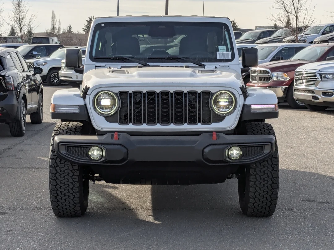 New 2026 White Jeep Rubicon - - 4x4 - Nappa Lthr - 3-Pc Hard Top - 8-Spd Auto - Safety Grp - Conv Grp & More! image 3