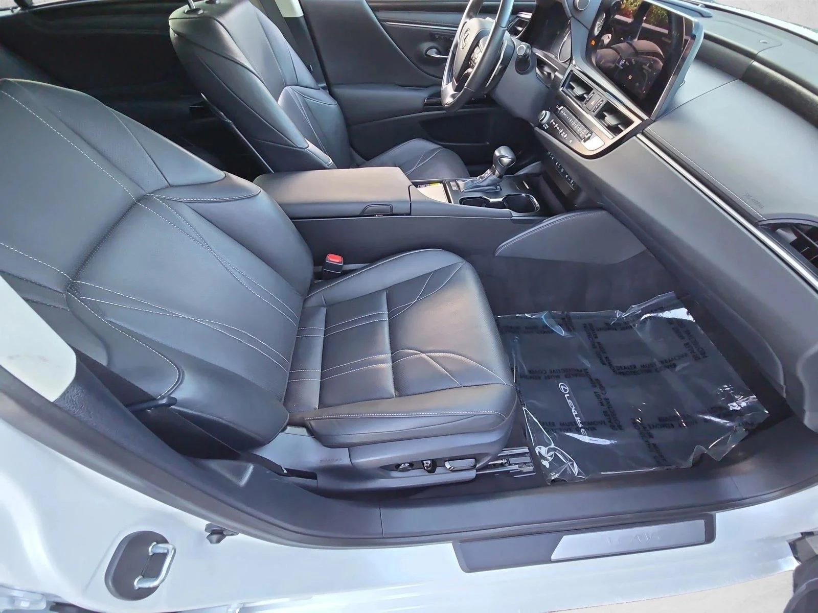 Certified Used 2024 Eminent White Pearl Lexus ES 300h Ultra Luxury image 22
