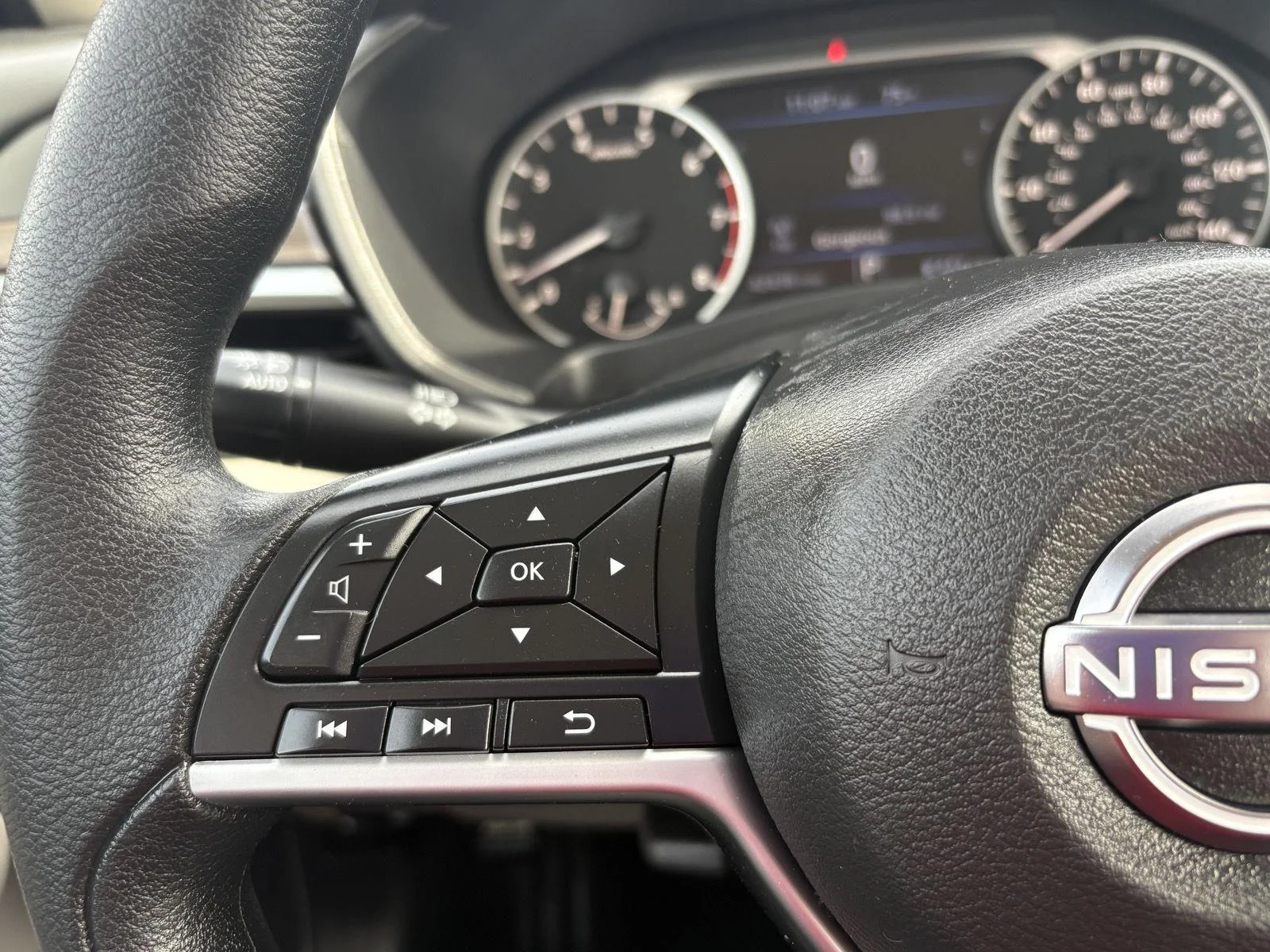 2025 Nissan Altima SV - Photo 22