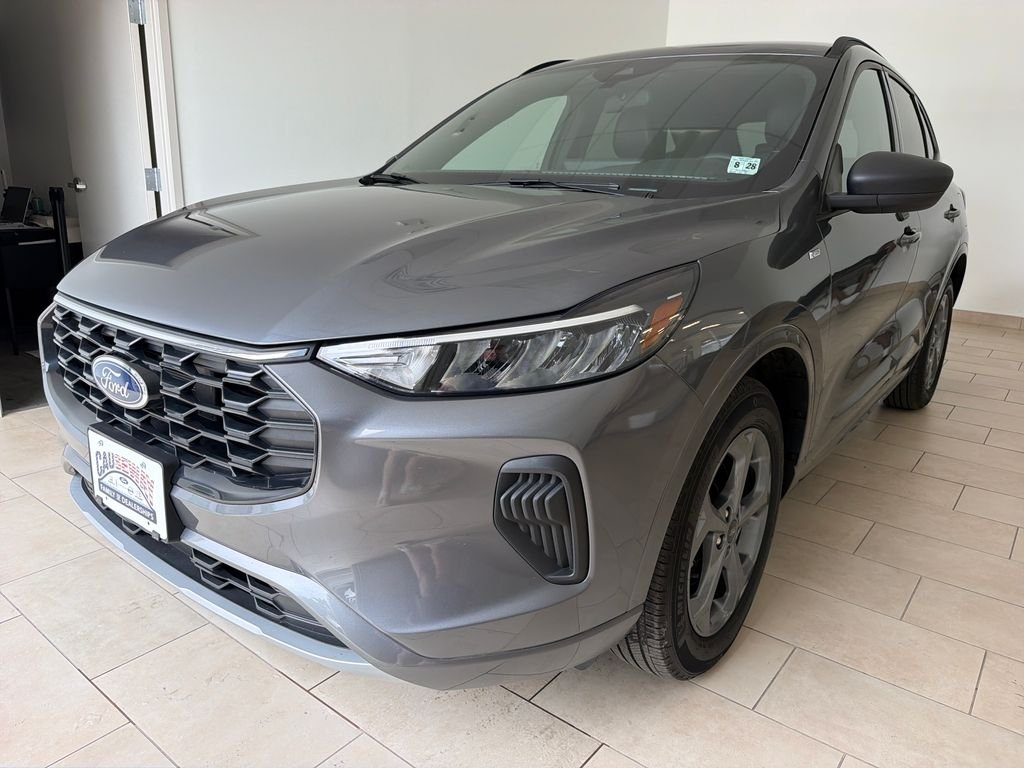 Used 2023 Gray Ford ST-Line image 4