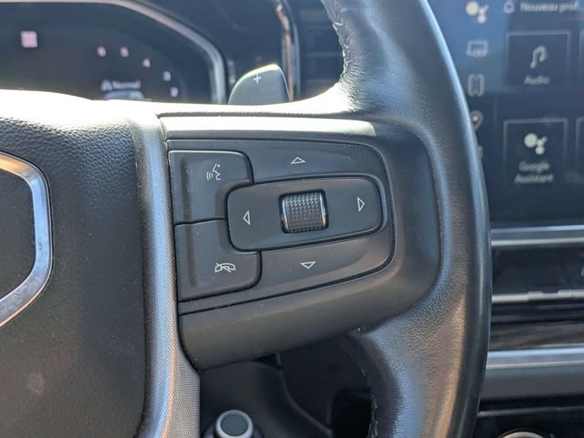 Used 2022 White GMC Elevation image 25