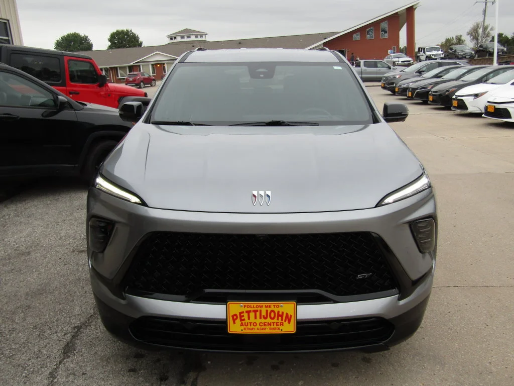 Used 2025 Moonstone Gray Metallic Buick Sport Touring image 13
