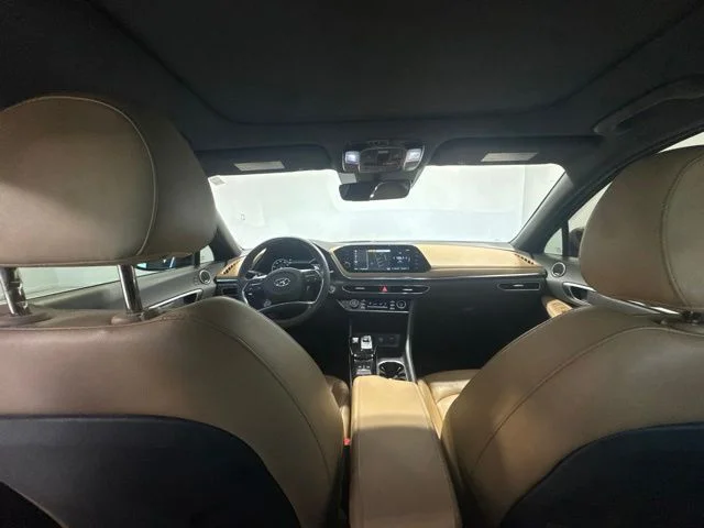 Used 2020 Black Hyundai Limited image 18