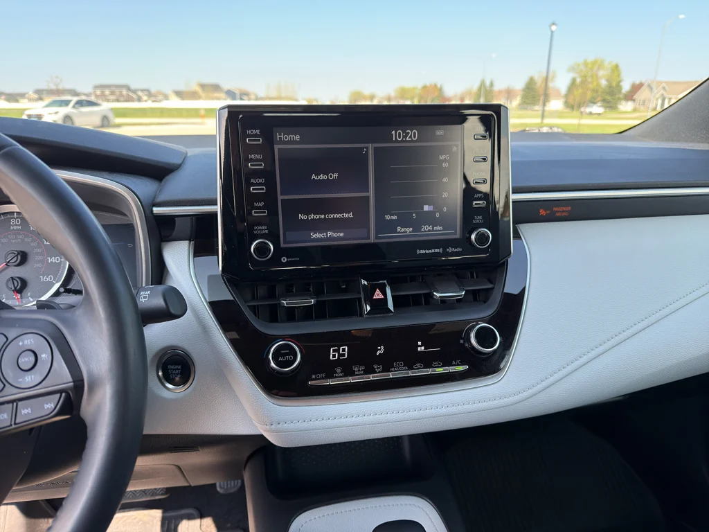 Used 2019 Midnight Black Metallic Toyota SE image 12