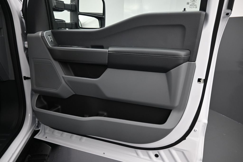 New 2026 Oxford White Ford F-250® XLT image 16