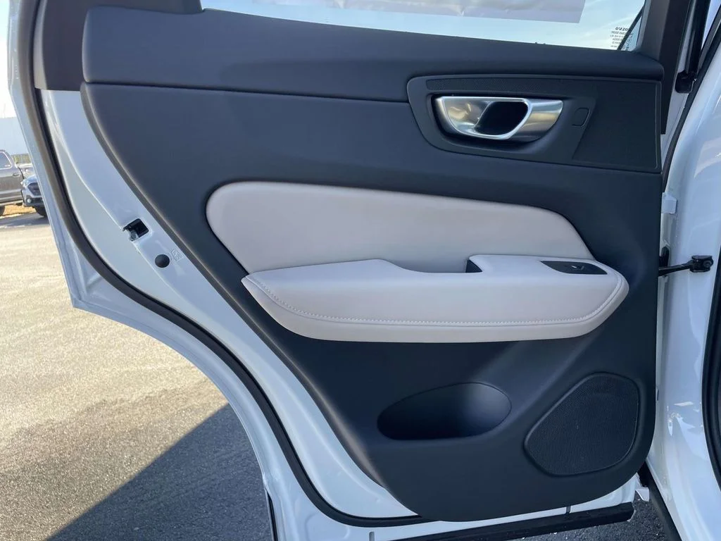 New 2026 Crystal White Volvo Plus image 2