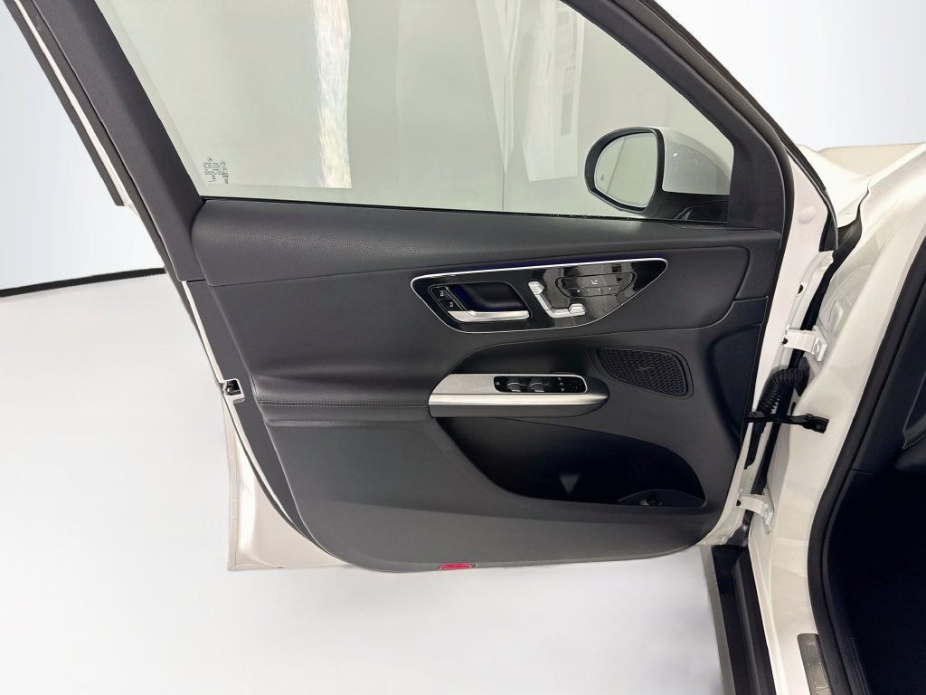 Certified Used 2026 Polar White Mercedes-Benz GLC 300 image 24