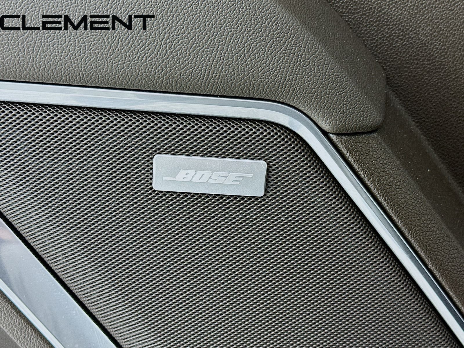 Used 2022 White GMC SLT image 25