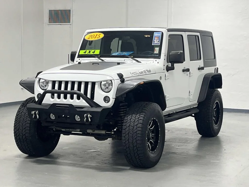 Used 2015 Bright White Clearcoat Jeep Sport 4 Door Hard Top 4WD 3.6L V6 image 4