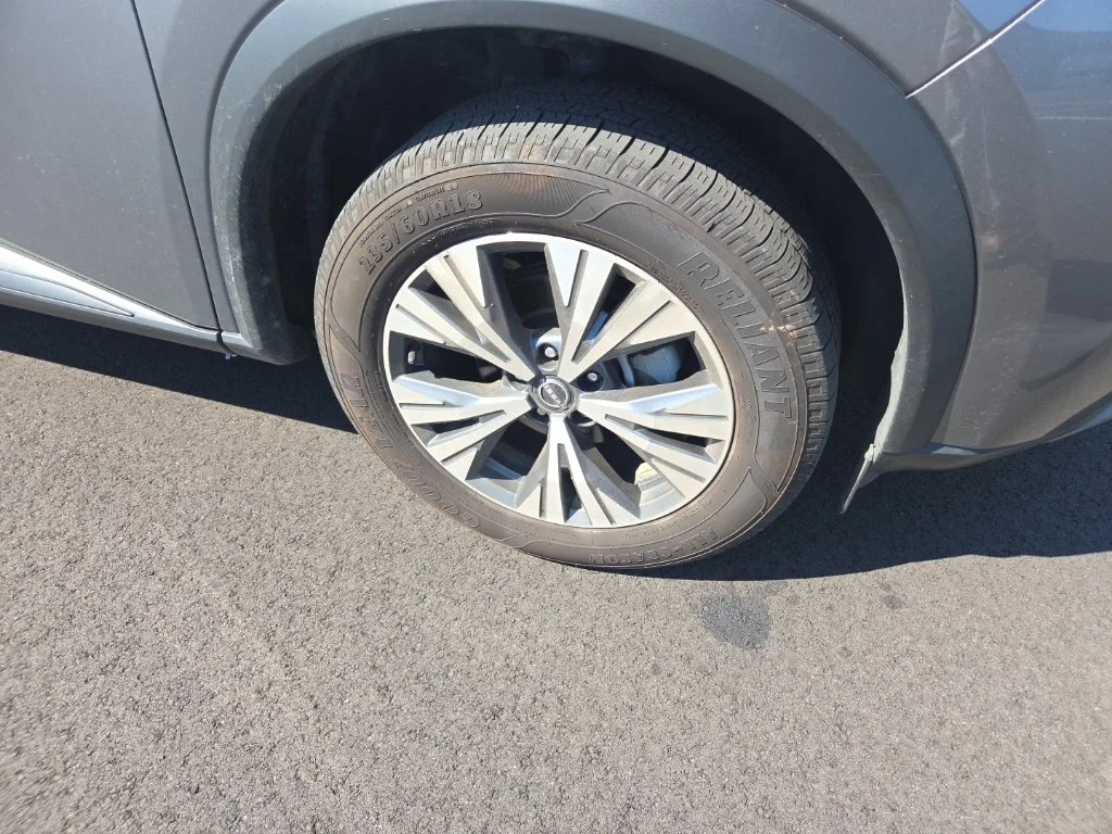Used 2023 Gray Nissan SV image 26