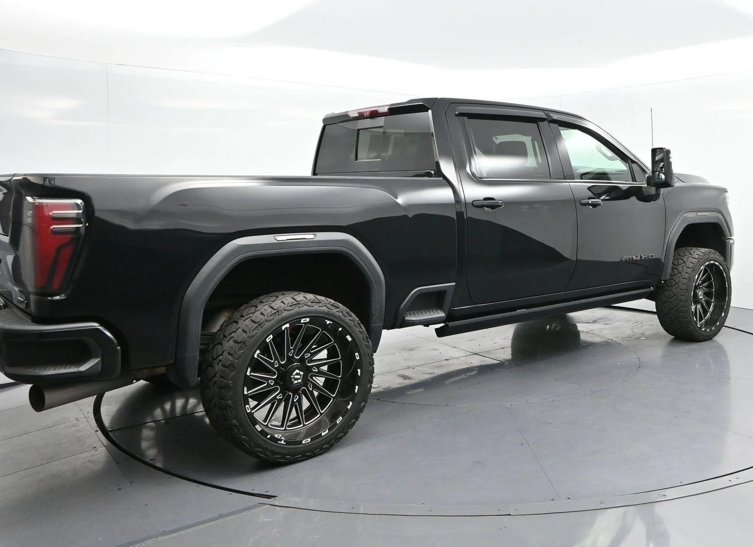 Used 2024 Onyx Black GMC AT4 image 7