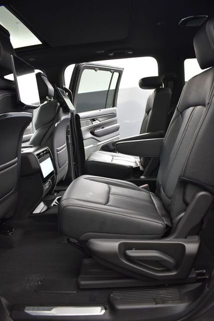 New 2026 Baltic-Gray Metallic Clear-Coat Exterior Paint Jeep Summit Obsidian image 10