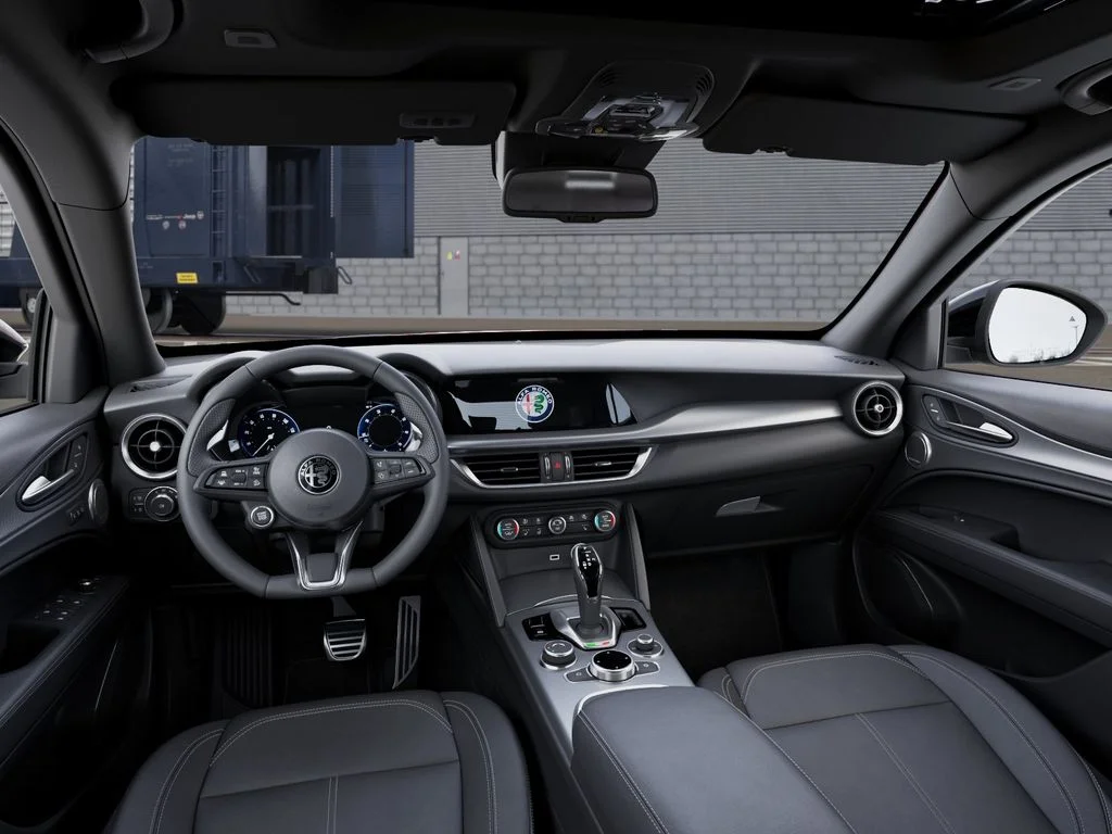 Used 2025 Red Alfa Romeo Base image 15
