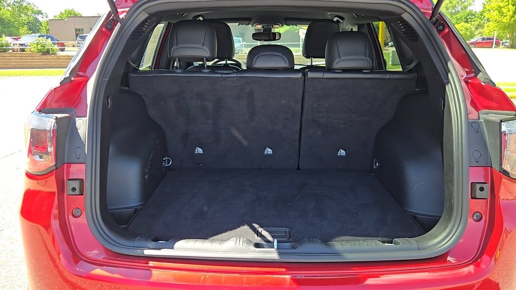 Used 2025 Red Hot Pearlcoat Jeep Trailhawk image 31