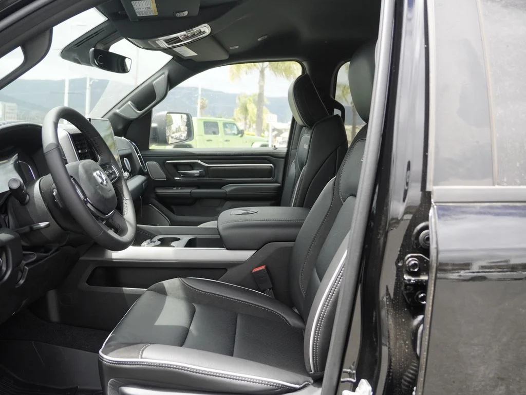 New 2026 Diamond Black Crystal Pearl-Coat Exterior Paint RAM Laramie image 22
