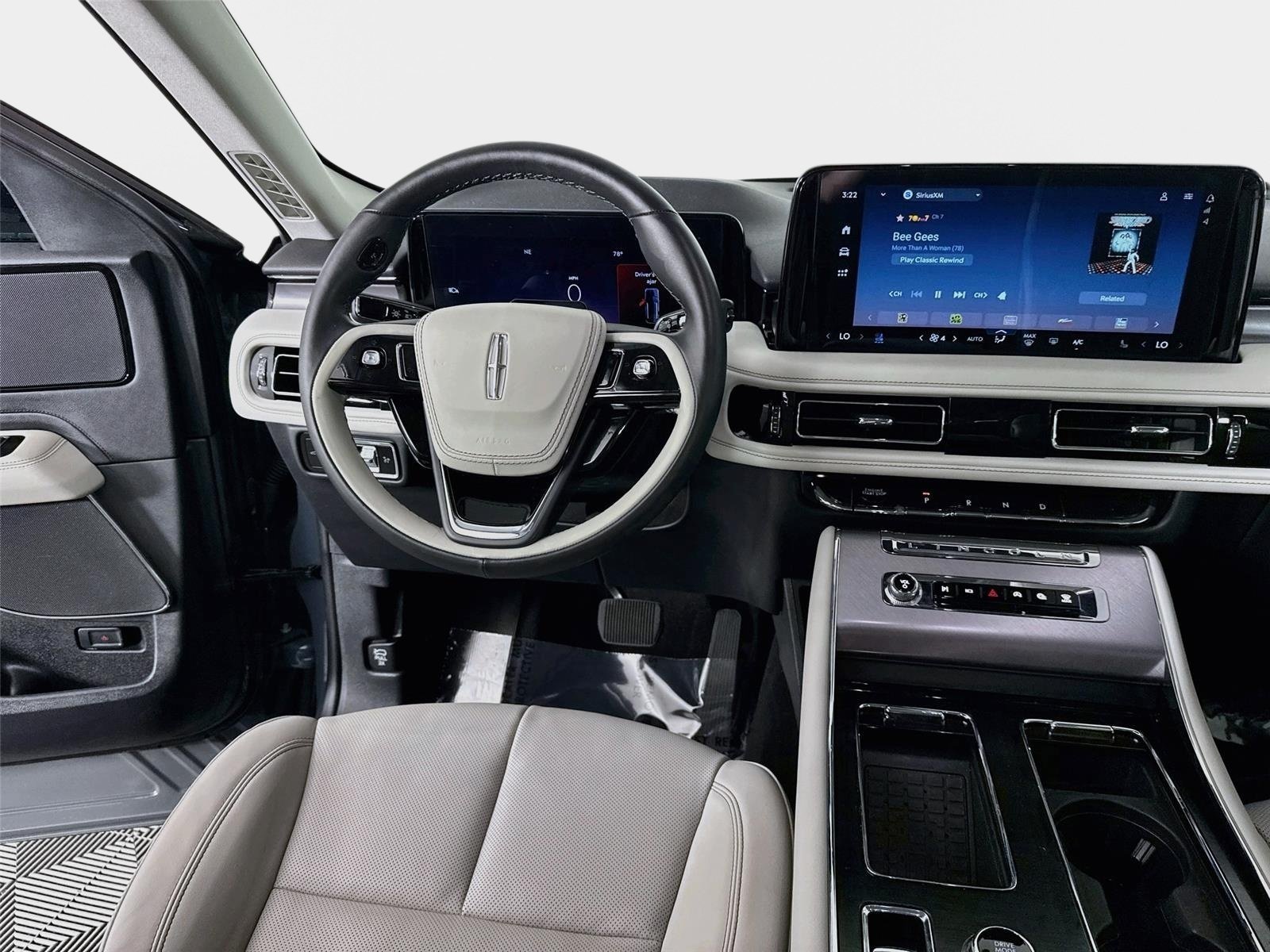Used 2025 Blue Metallic Lincoln Premiere image 25