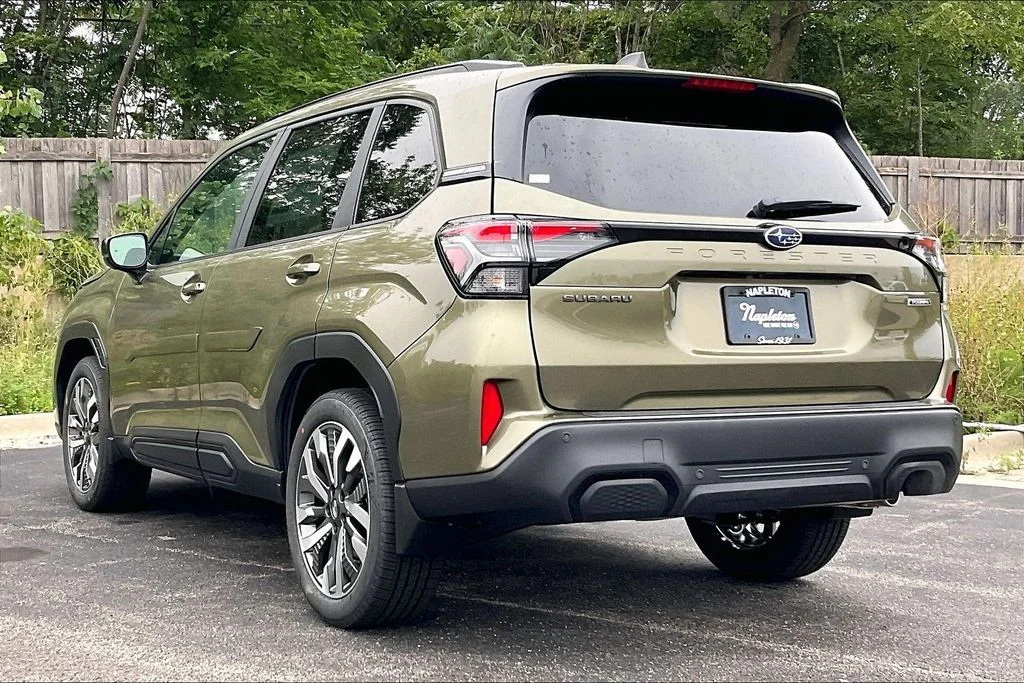 New 2026 AUTUMN GREEN METALLIC Subaru Touring image 3
