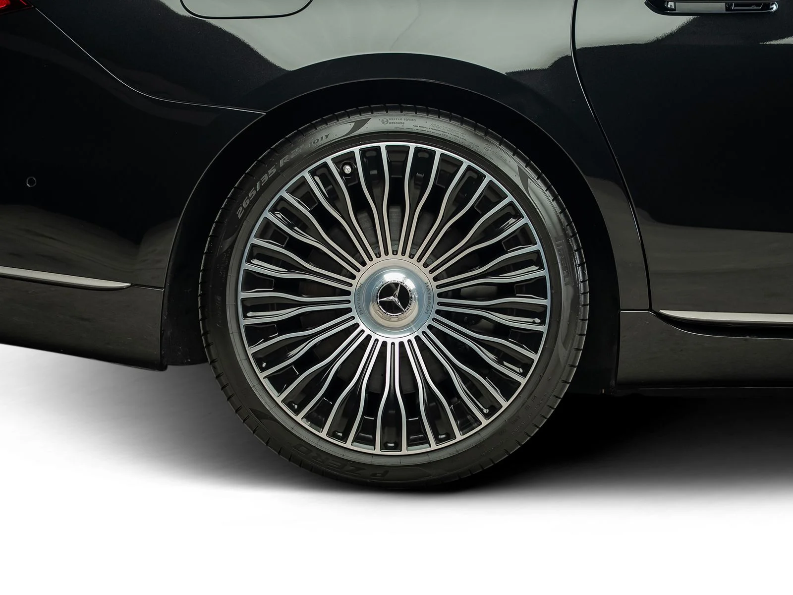 Used 2023  Mercedes-Benz Maybach S 680 image 32