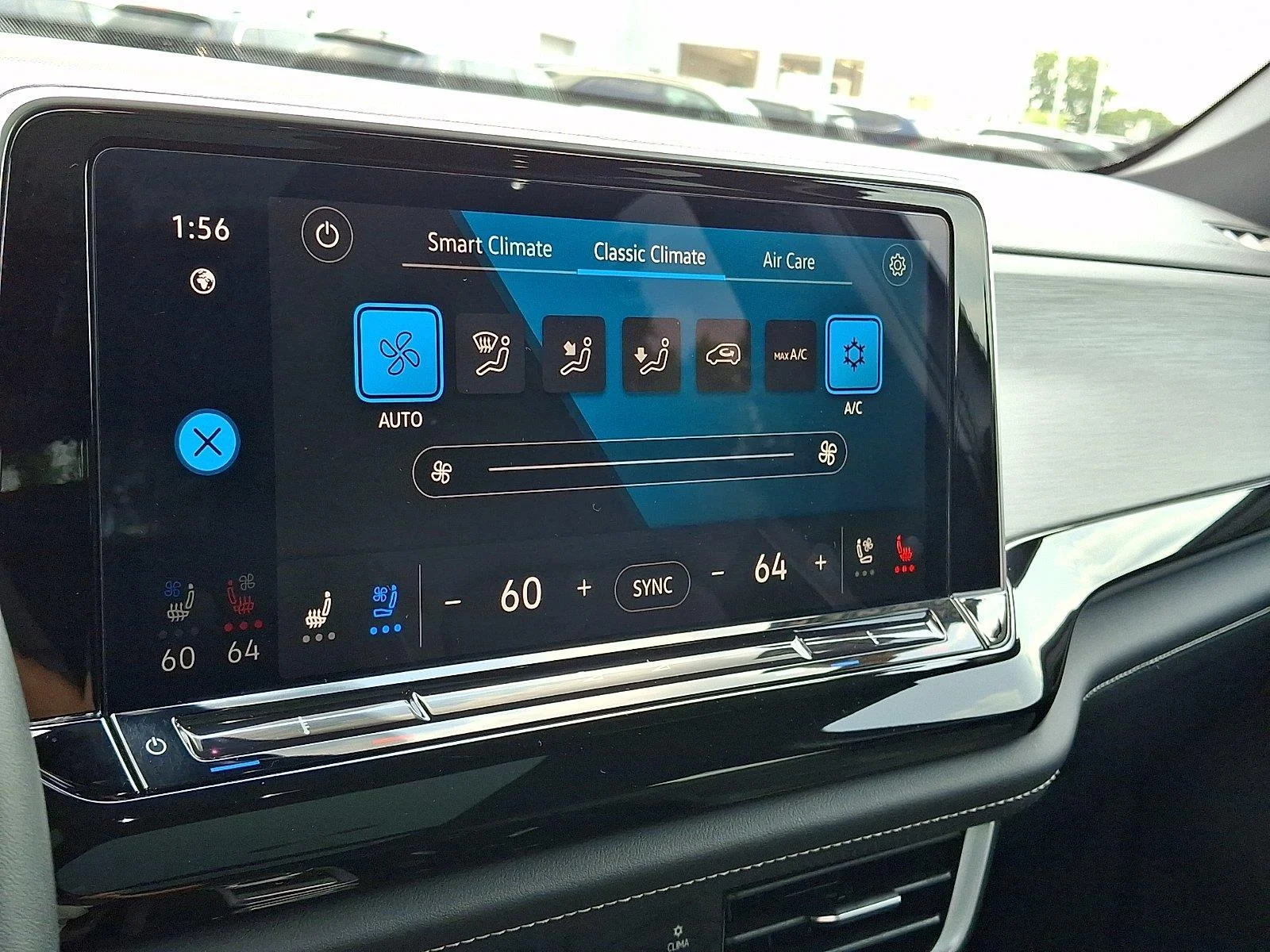 New 2025 Platinum Gray Metallic Volkswagen 2.0T SE w/Technology image 16