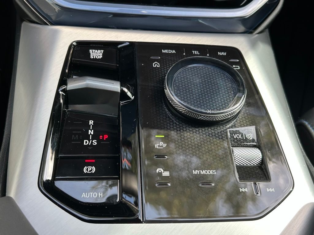 Used 2025 Black BMW M50 xDrive image 38