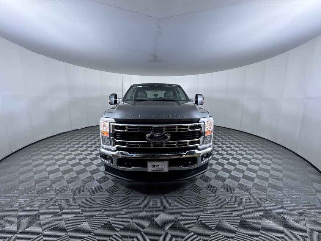 New 2026 Carbonized Gray Metallic Ford XLT image 3