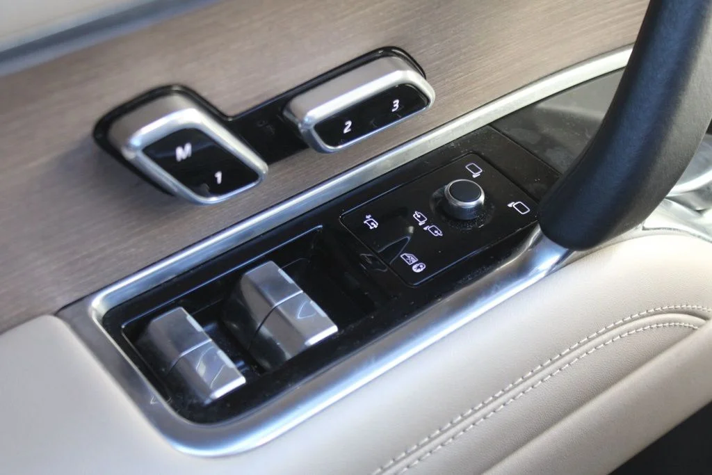 2023 Land Rover Range Rover SE - Photo 15