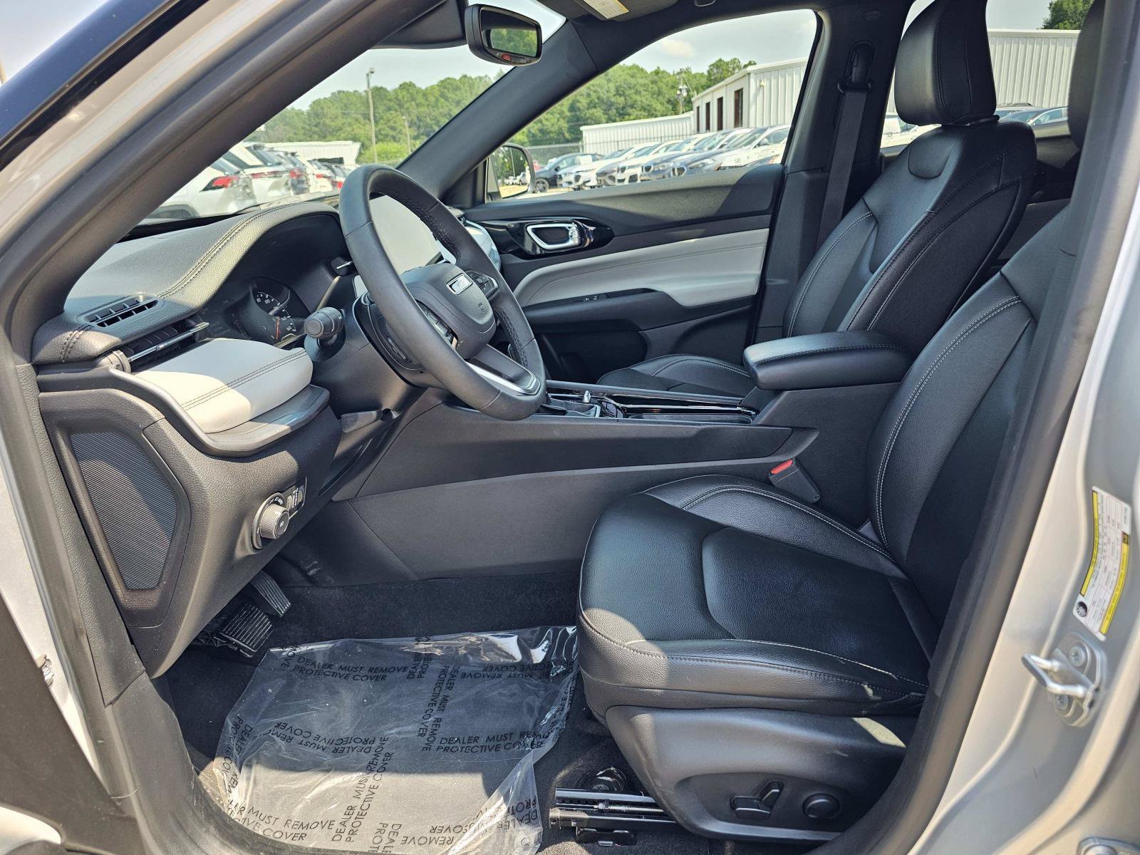 2025 Jeep Compass Limited - Photo 16