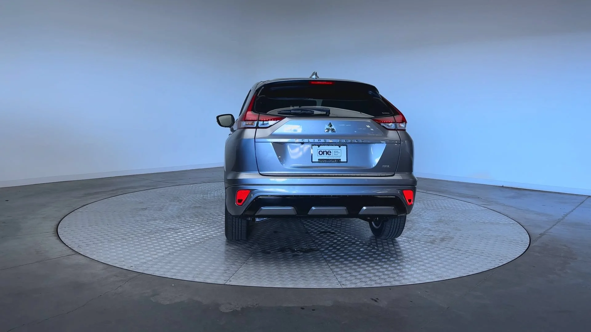 New 2026 Mercury Gray Metallic Mitsubishi SEL image 7
