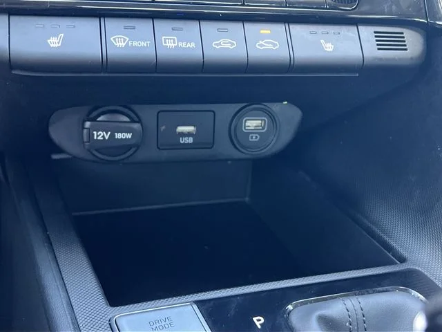 Used 2023 White Hyundai Blue image 21