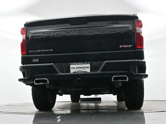 Used 2022 Mosaic Black Metallic Chevrolet RST image 27