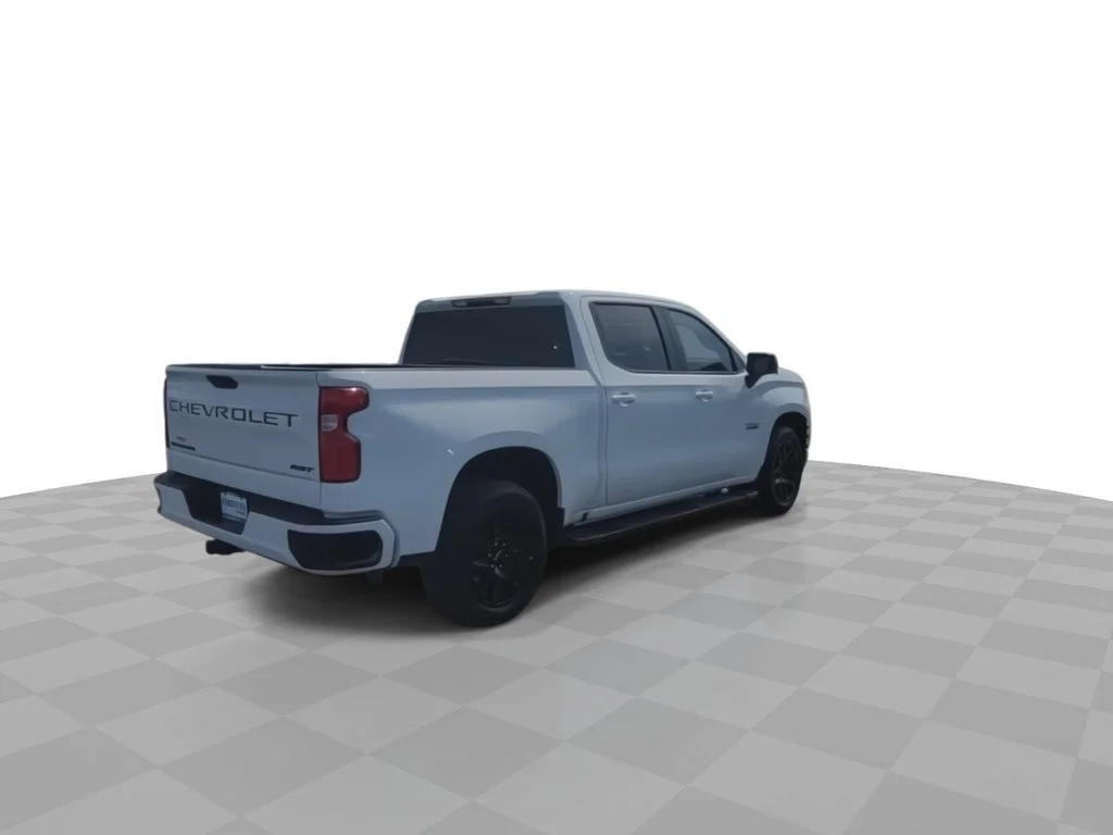 Certified Used 2021 SUMMIT WHITE Chevrolet RST image 8
