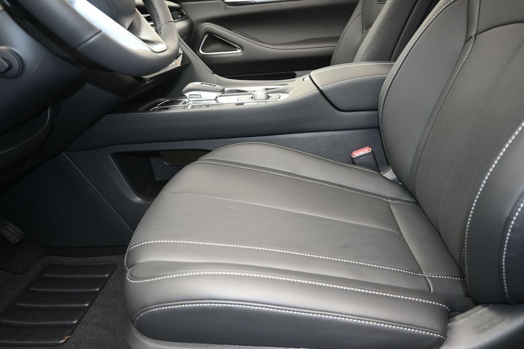 New 2027 RADIANT WHITE INFINITI Luxe FWD image 13