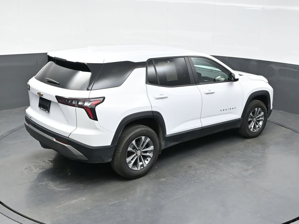 Used 2025 White Chevrolet LT image 39