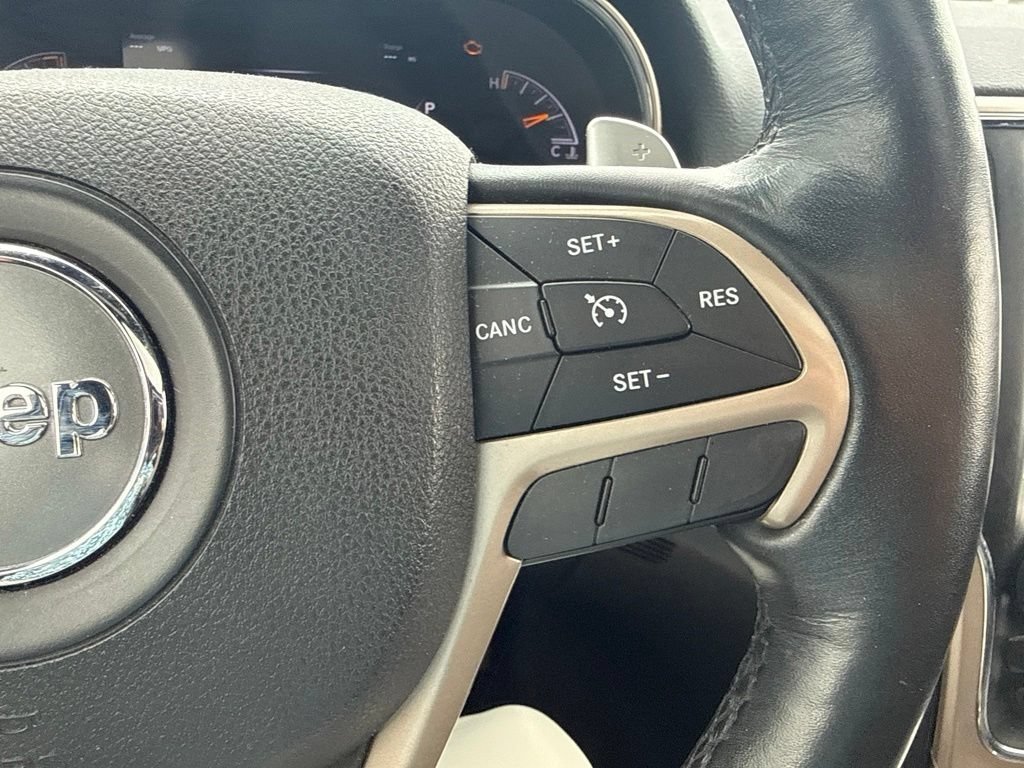Used 2016 Bright White Clearcoat Jeep Limited image 29