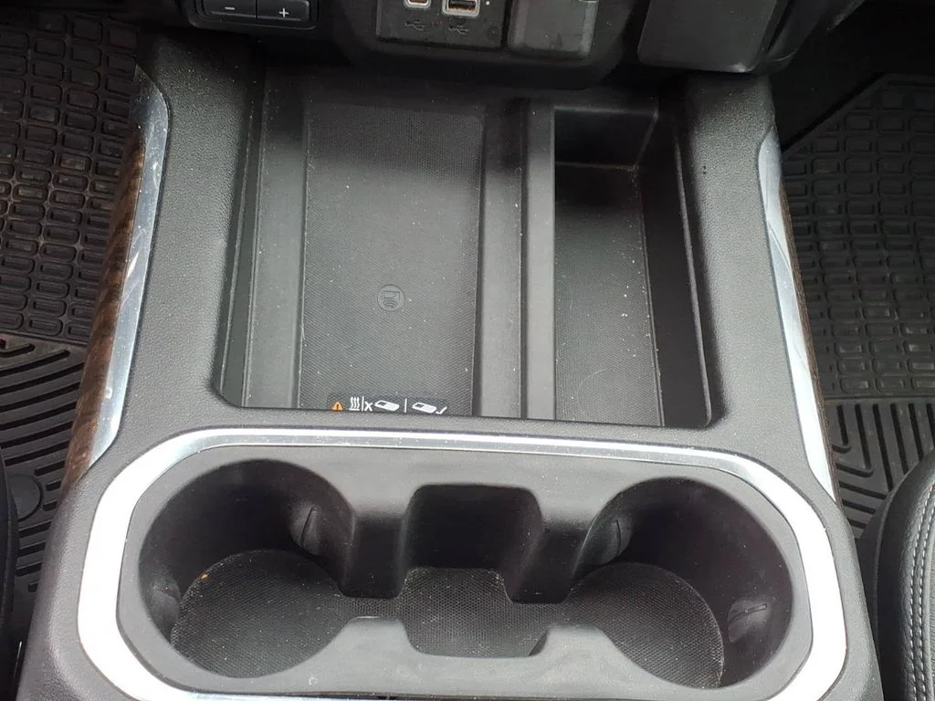 Used 2020 White GMC Denali image 30