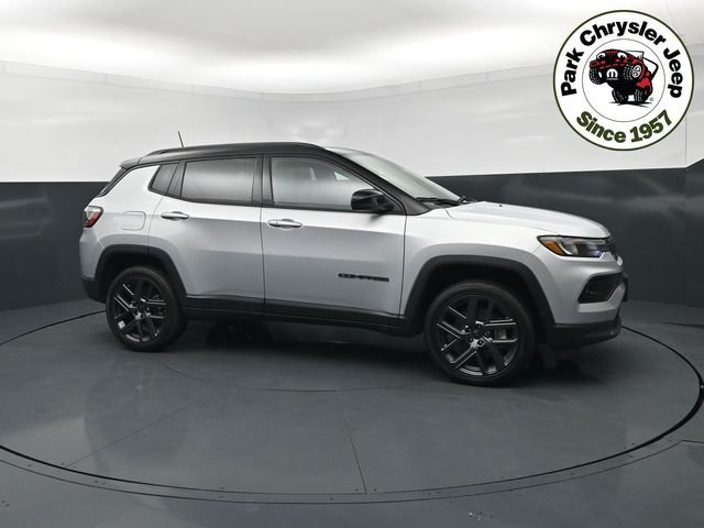 New 2026 Silver Zynith Metallic Clear-Coat Exterior Paint Jeep Limited image 1