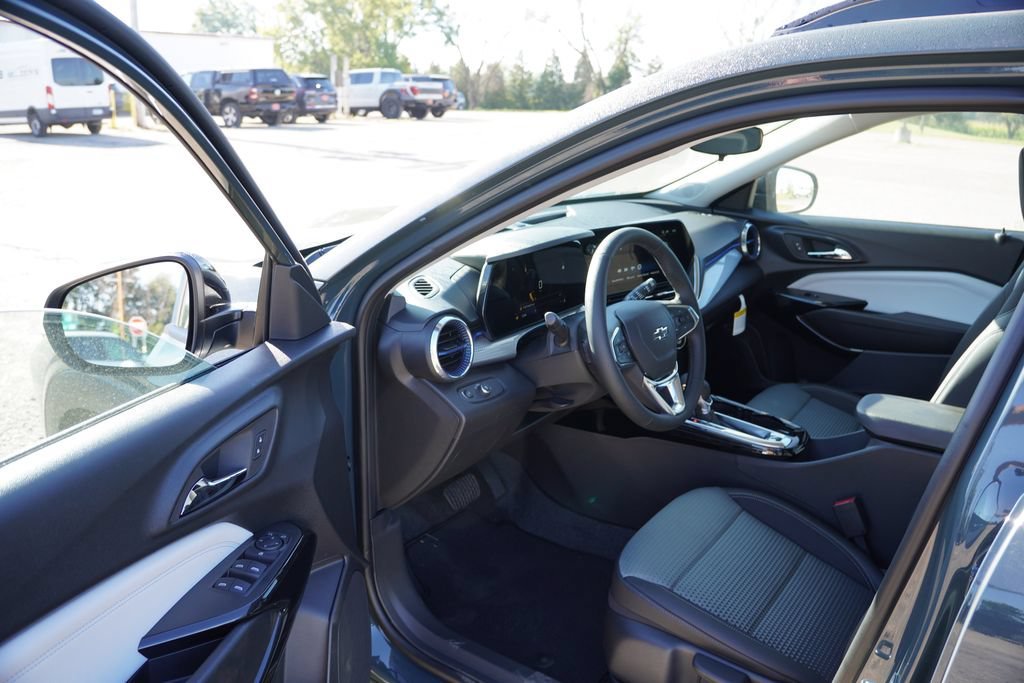 2026 Chevrolet Trax LT - Photo 10