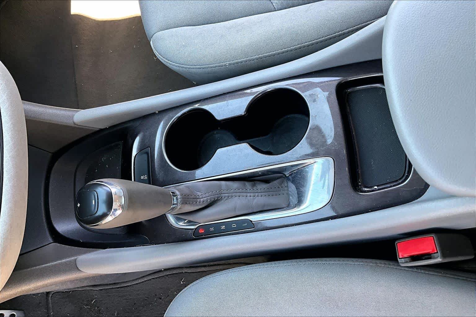 Used 2016 Summit White Chevrolet LS image 15