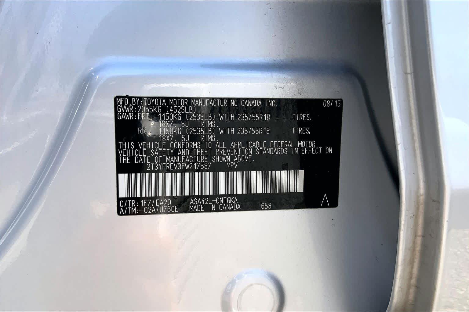 Used 2015 Classic Silver Metallic Toyota Limited image 36