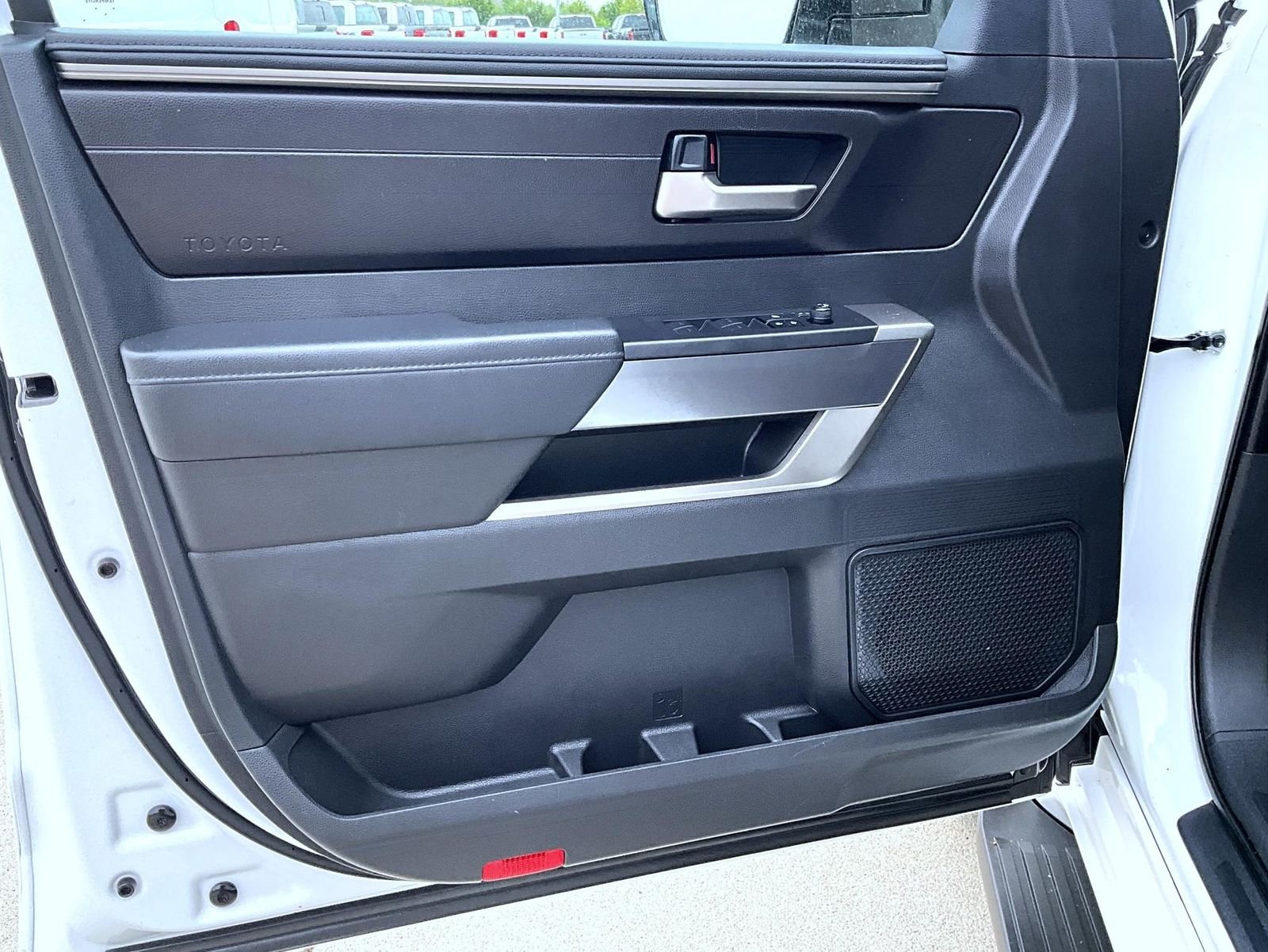 Used 2025 White Toyota SR5 image 9