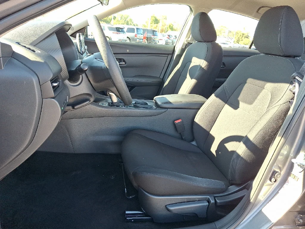 Used 2024 Gray Nissan S image 15