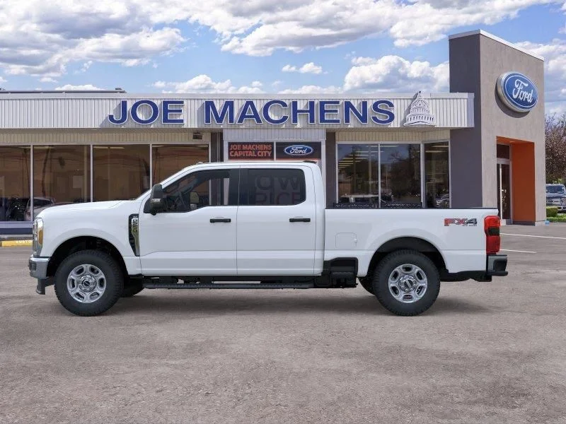 New 2026 Oxford White Ford F-250® XLT image 4
