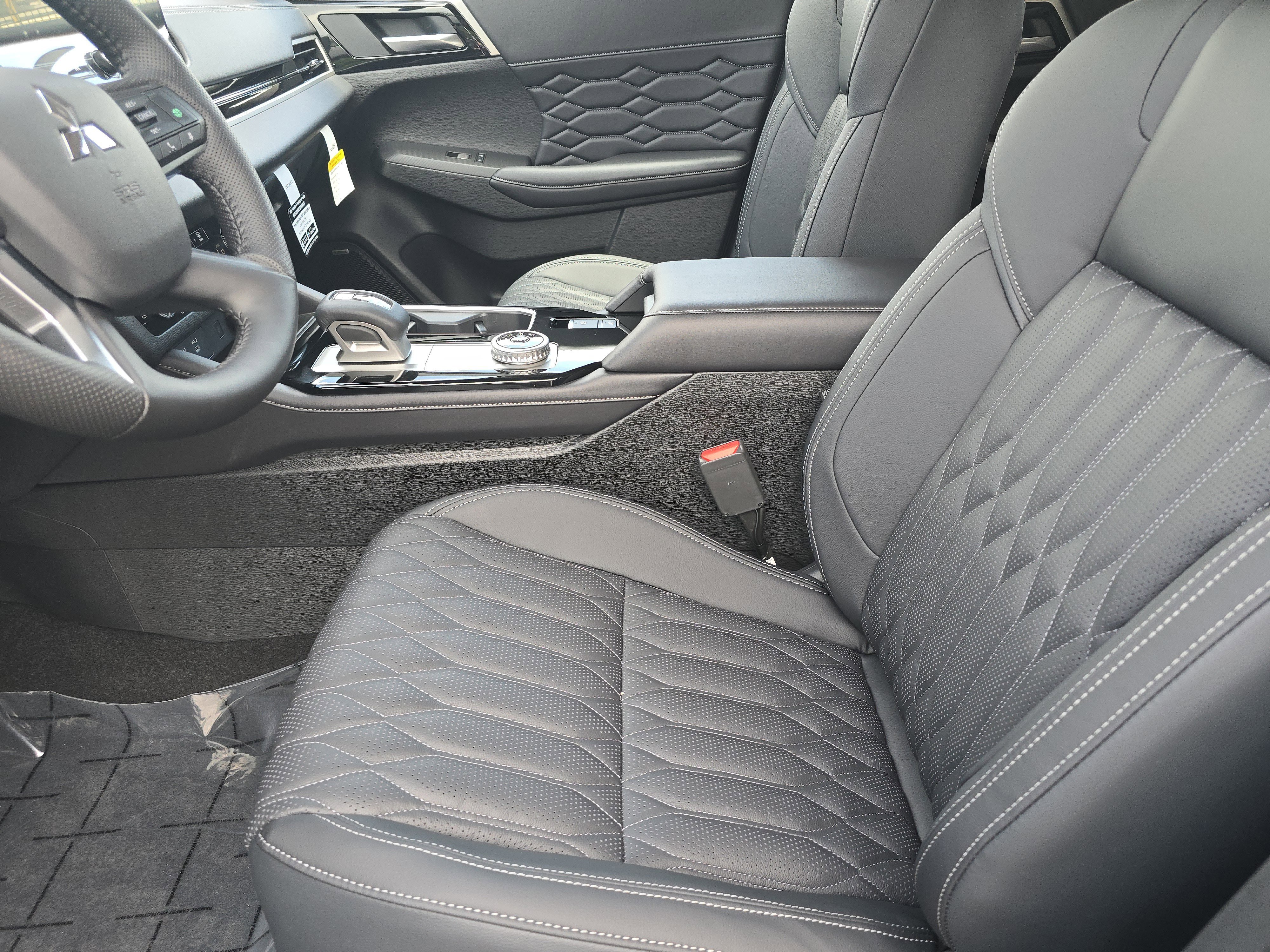 New 2025 Graphite Gray Mitsubishi SEL image 9