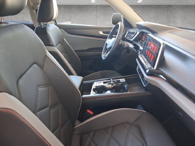 Used 2024 Gray Volkswagen 2.0T Peak Edition SE w/Technology image 25